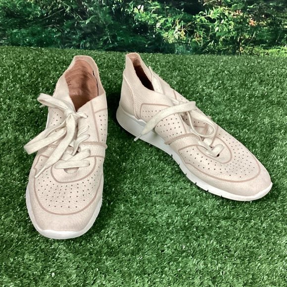 Kenneth Cole Gentle Souls Raina Lite Jogger 7.5 - Picture 1 of 10